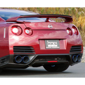 Escape HKS "Racing V2" para Nissan GT-R 2